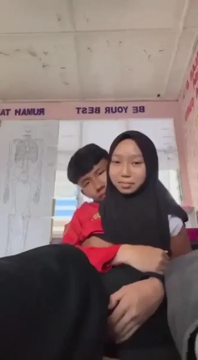 Yandex Viral Terbaru Terbaru 2025 Bibirmu Menarikku Seperti Gravitasi Abg Terbaru Indonesia 2025 Viral
